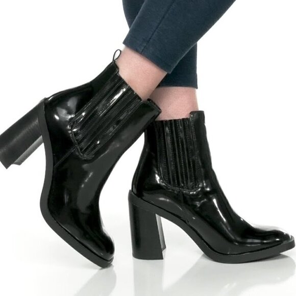 Steve Madden Morton Black Faux Glossy Leather Chelsea Bootie sz 10 New - Picture 1 of 6